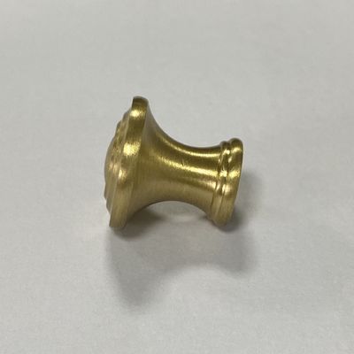 Spezielle Metallteile für das Biegen und Polieren