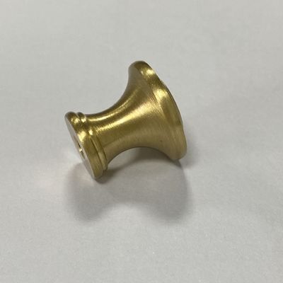Spezielle Metallteile für das Biegen und Polieren