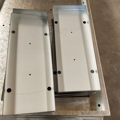 Laserschneiden von Metallblechen, Biegen und Stempeln, Präzisionsmetallstempeln