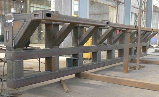 Spezialisierte Schwerlastschweißverarbeitung Große mechanische Metallhalterungsrahmenstruktur
