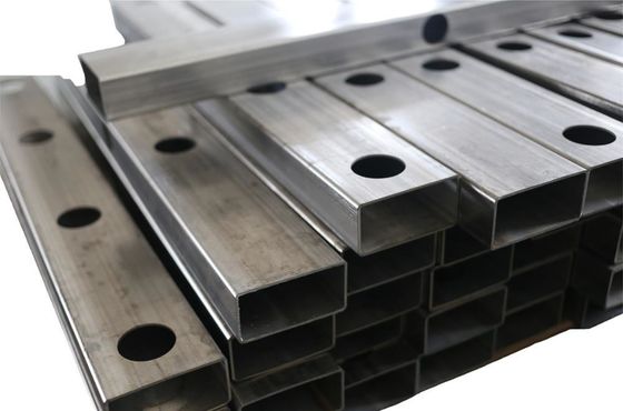 Schweißarbeiten an Stahlröhrchen, Metallblechen und Pulverbeschichtungen