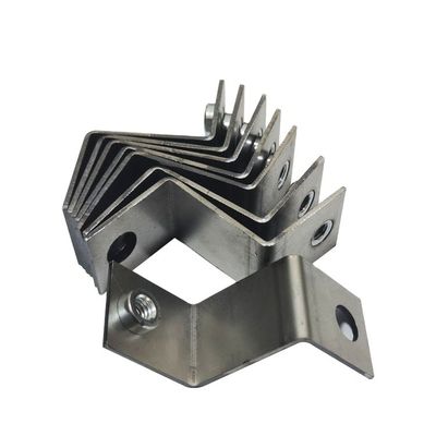 Reparatur von individuellen Platten Befestigung von Stahlhalterungen für Möbel