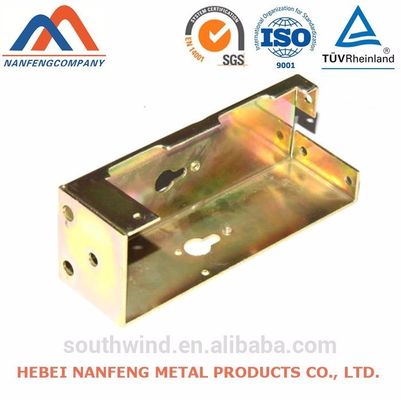 Professionelle Herstellung von speziell für Solarenergiesysteme gefertigten Metallklammern