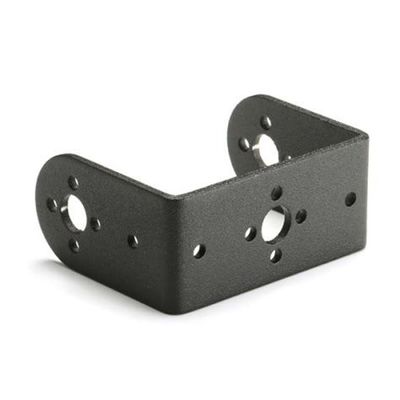 Druckmetallfittings, die an Möbelschränken für die Schwarzoxidbeschichtung befestigt sind