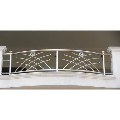 Maßgeschneiderter Stahlgrill für Treppen, Balkon und Tor