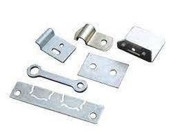 Individuell angefertigte Aluminiumblech-Metallstempelteile mit strenger Kontrolle und erschwinglichen Preisen